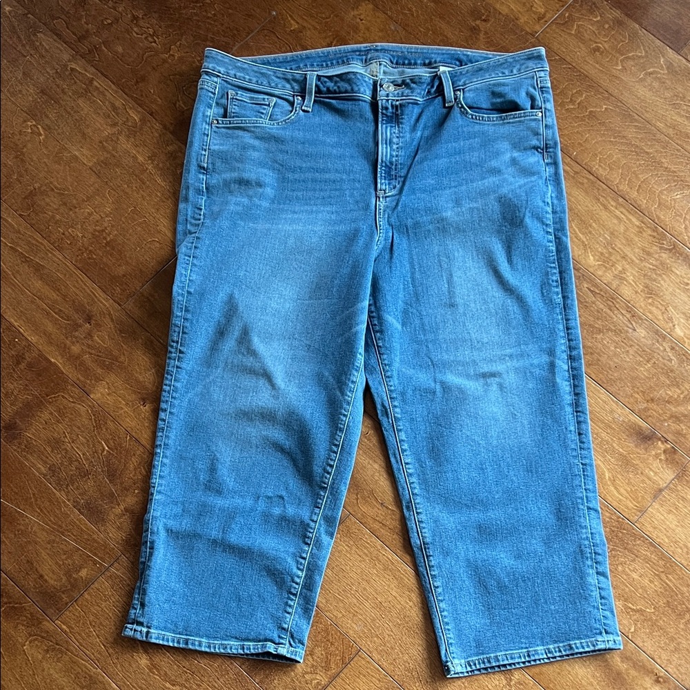 Chicos So Slimming High Rise Straight Crop, Size 20 Chicos 4, NWOT!